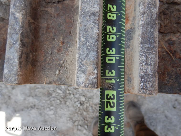 image for item DM6411 2004 Hyundai Robex 290-LC-7  long reach excavator