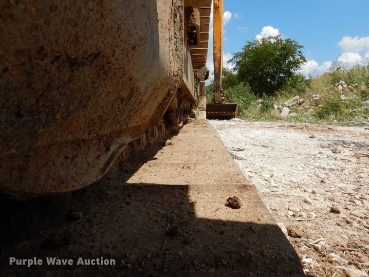 image for item DM6411 2004 Hyundai Robex 290-LC-7  long reach excavator