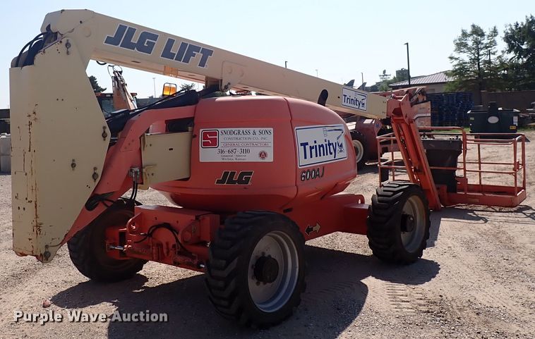 image for item DN1943 2005 JLG 600AJ  boom lift