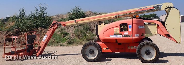 image for item DN1943 2005 JLG 600AJ  boom lift
