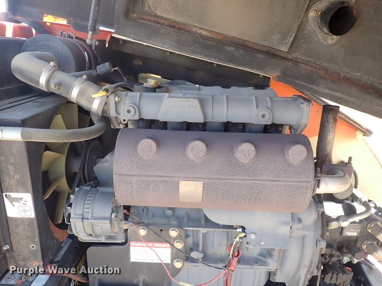 image for item DN1943 2005 JLG 600AJ  boom lift