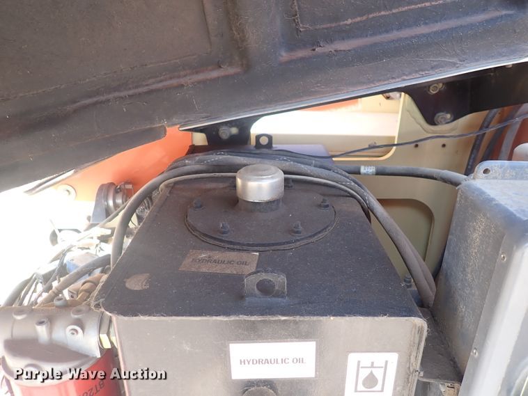 image for item DN1943 2005 JLG 600AJ  boom lift