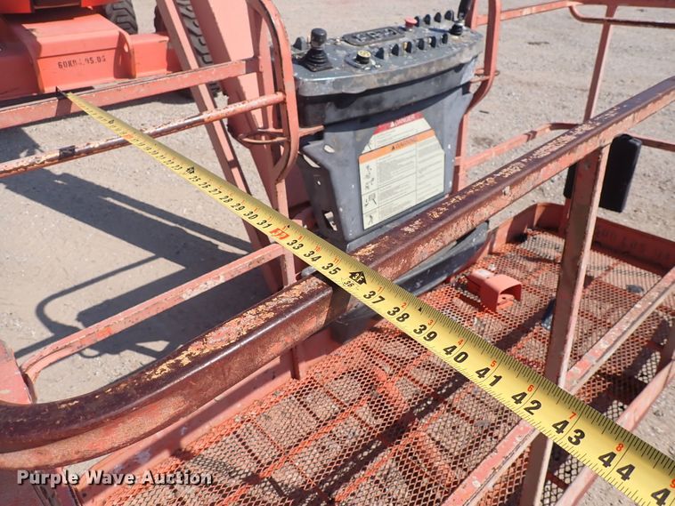 image for item DN1943 2005 JLG 600AJ  boom lift