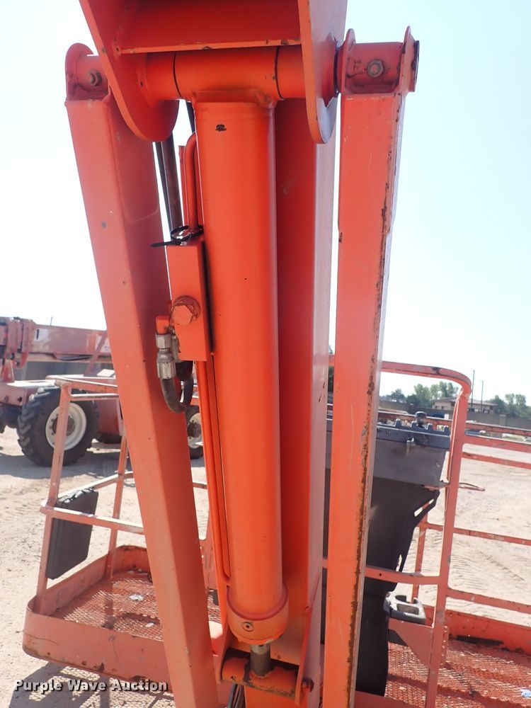 image for item DN1943 2005 JLG 600AJ  boom lift