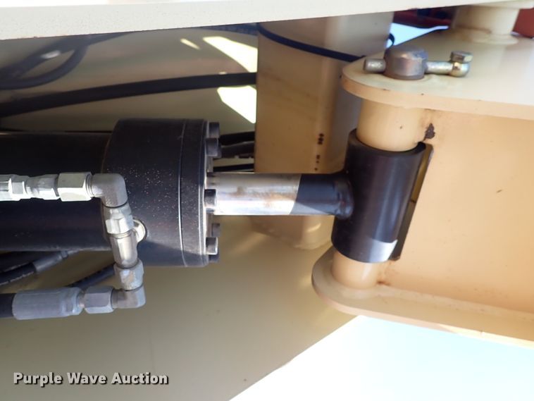 image for item DN1943 2005 JLG 600AJ  boom lift