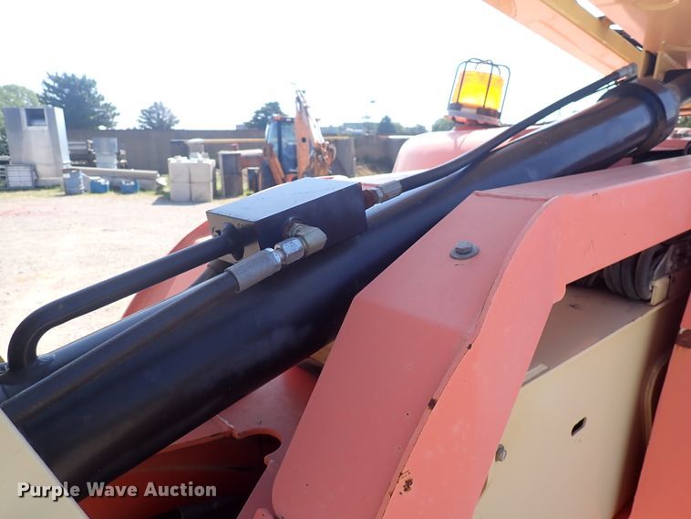 image for item DN1943 2005 JLG 600AJ  boom lift