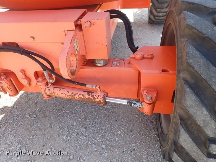 image for item DN1943 2005 JLG 600AJ  boom lift