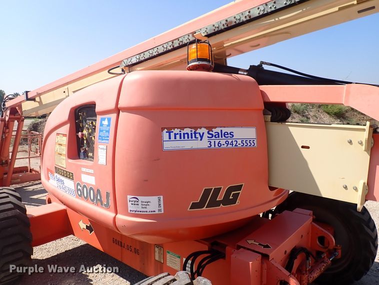 image for item DN1943 2005 JLG 600AJ  boom lift