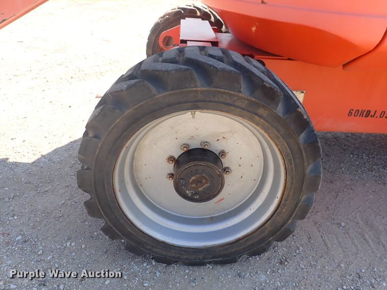 image for item DN1943 2005 JLG 600AJ  boom lift