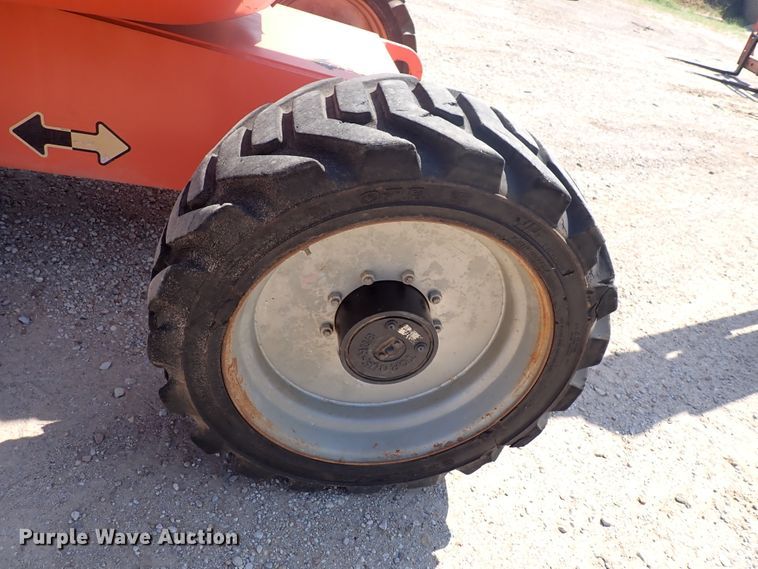 image for item DN1943 2005 JLG 600AJ  boom lift