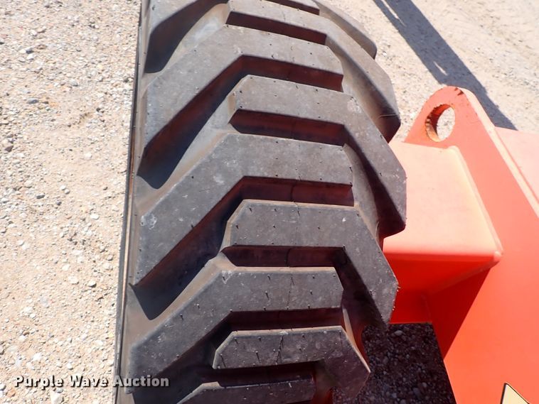 image for item DN1943 2005 JLG 600AJ  boom lift