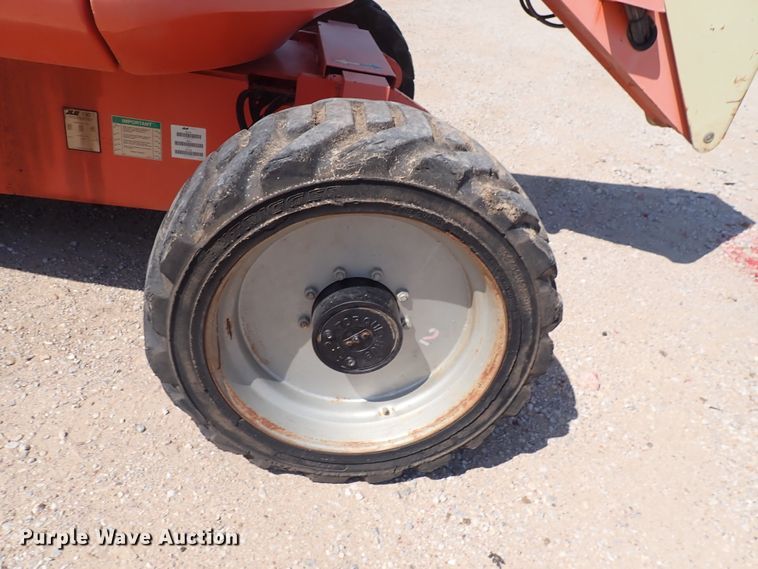 image for item DN1943 2005 JLG 600AJ  boom lift