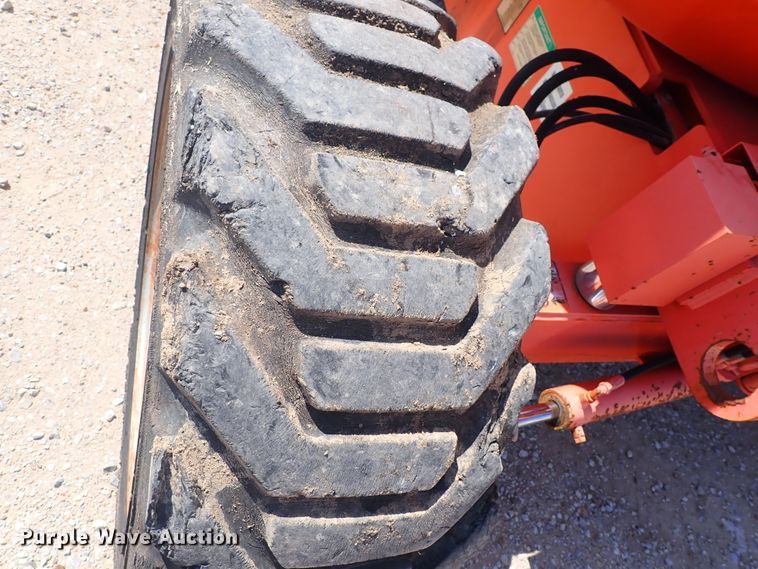 image for item DN1943 2005 JLG 600AJ  boom lift