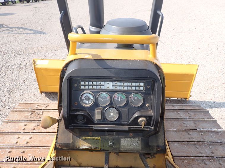 image for item DN2015 2001 John Deere 450H LGP  dozer