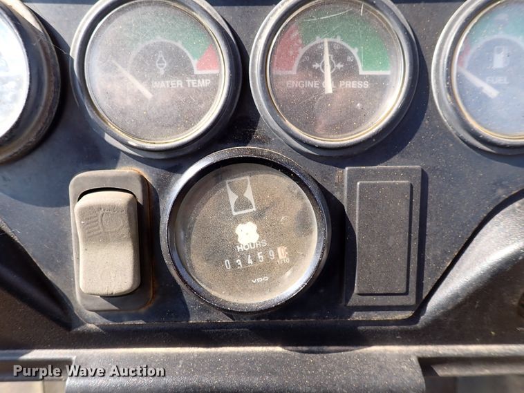 image for item DN2015 2001 John Deere 450H LGP  dozer