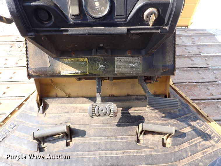 image for item DN2015 2001 John Deere 450H LGP  dozer