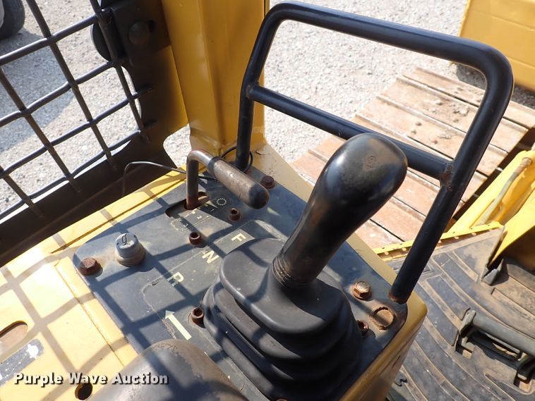 image for item DN2015 2001 John Deere 450H LGP  dozer