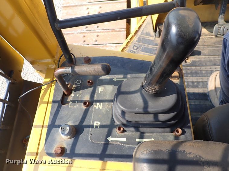 image for item DN2015 2001 John Deere 450H LGP  dozer