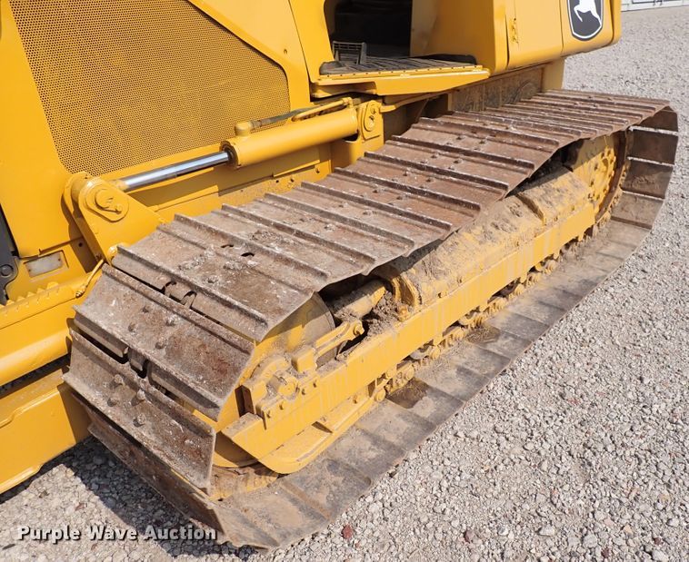 image for item DN2015 2001 John Deere 450H LGP  dozer
