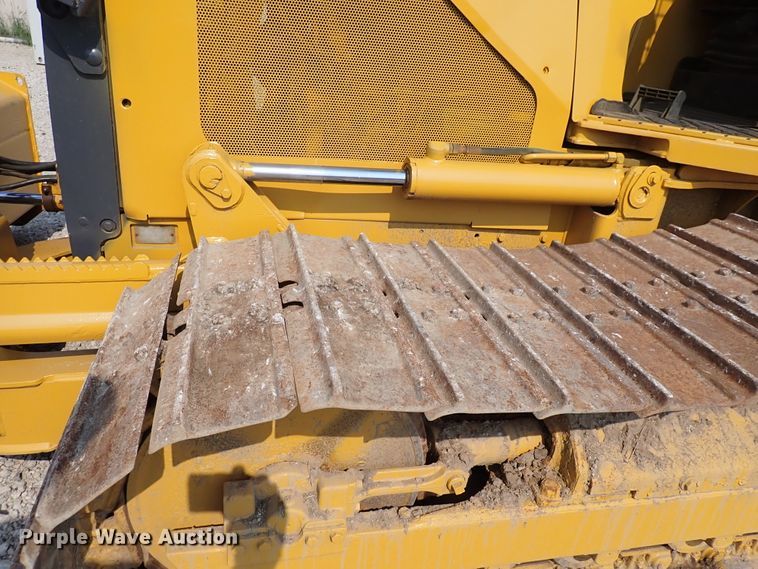 image for item DN2015 2001 John Deere 450H LGP  dozer