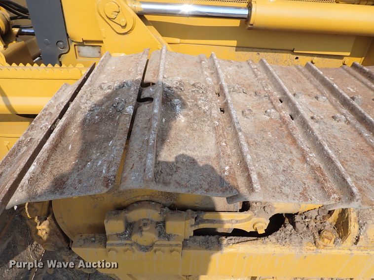 image for item DN2015 2001 John Deere 450H LGP  dozer