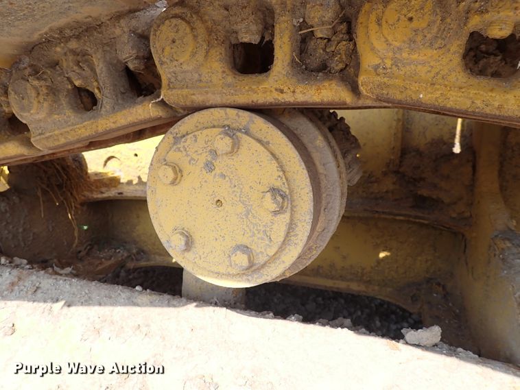 image for item DN2015 2001 John Deere 450H LGP  dozer