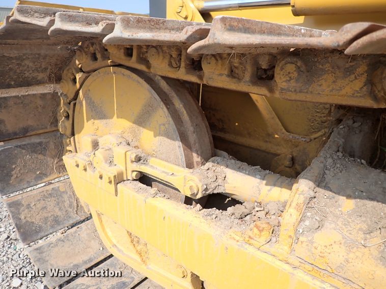 image for item DN2015 2001 John Deere 450H LGP  dozer