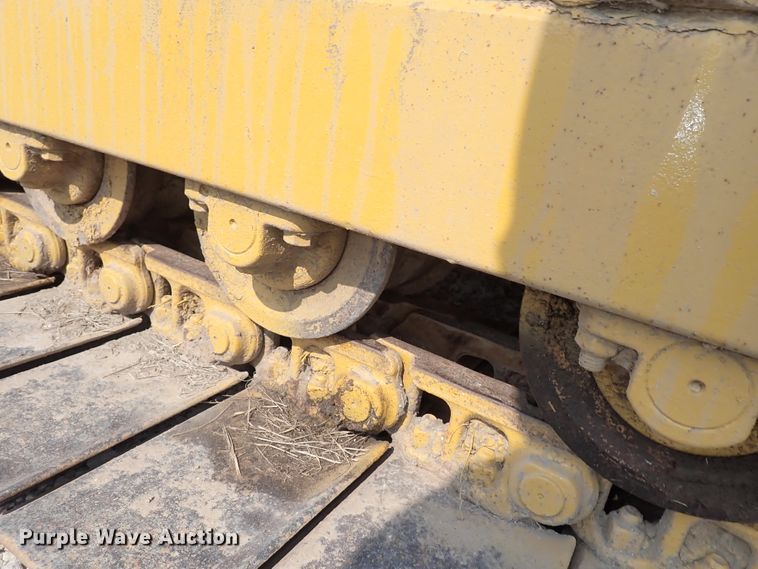 image for item DN2015 2001 John Deere 450H LGP  dozer