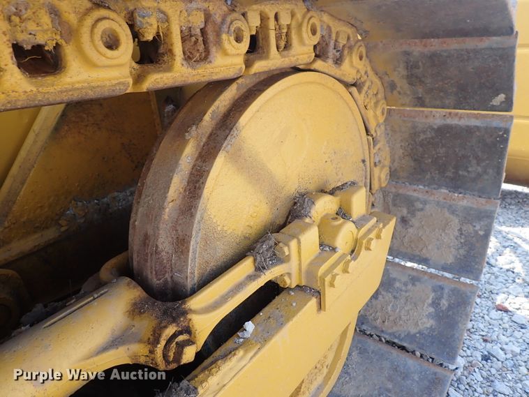 image for item DN2015 2001 John Deere 450H LGP  dozer