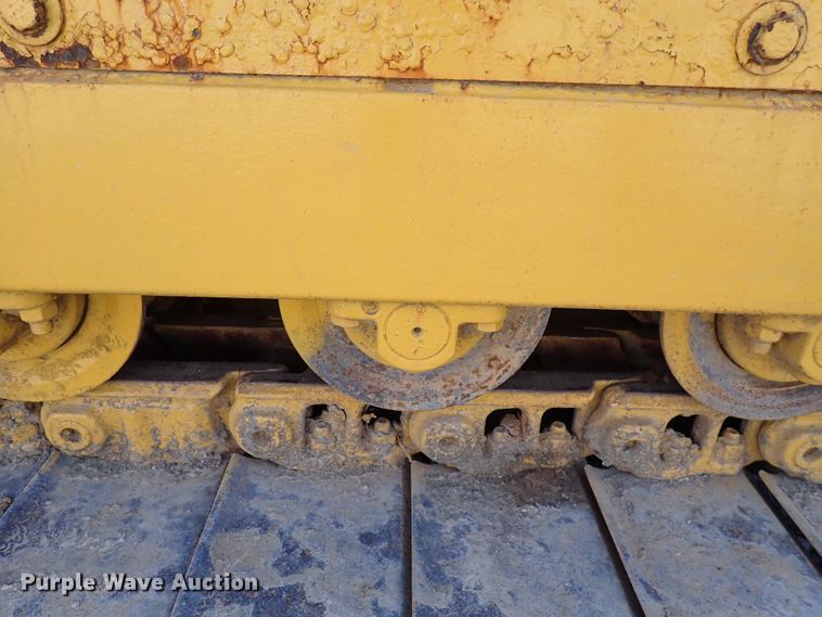 image for item DN2015 2001 John Deere 450H LGP  dozer