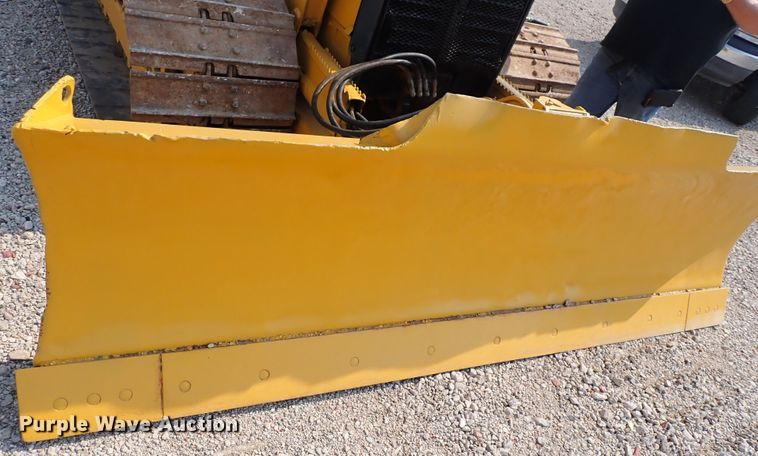 image for item DN2015 2001 John Deere 450H LGP  dozer