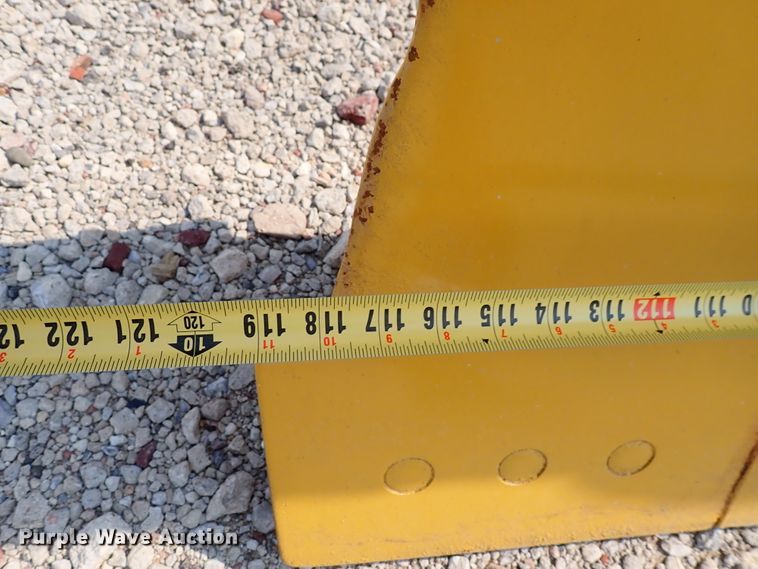 image for item DN2015 2001 John Deere 450H LGP  dozer