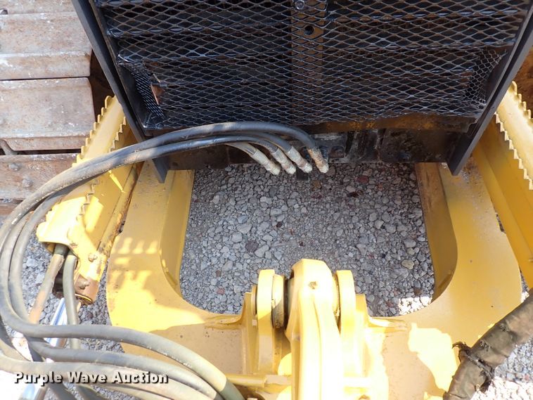 image for item DN2015 2001 John Deere 450H LGP  dozer