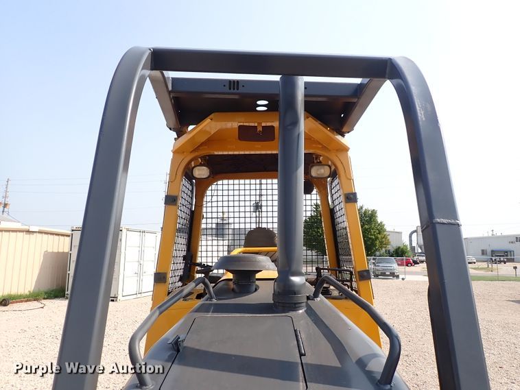 image for item DN2015 2001 John Deere 450H LGP  dozer