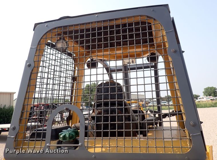 image for item DN2015 2001 John Deere 450H LGP  dozer