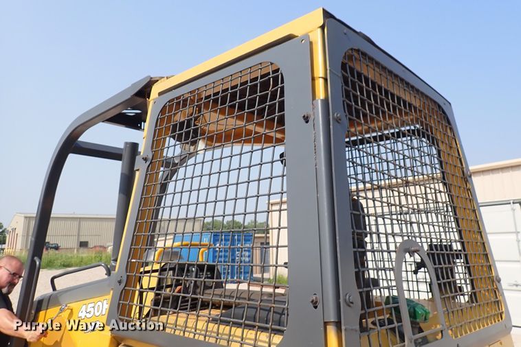 image for item DN2015 2001 John Deere 450H LGP  dozer