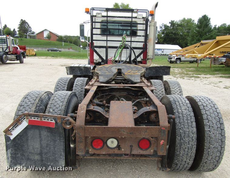 image for item EV9298 2005 Mack CV713  semi truck