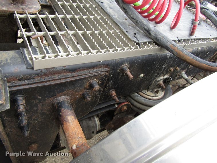 image for item EV9298 2005 Mack CV713  semi truck