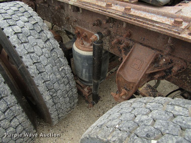 image for item EV9298 2005 Mack CV713  semi truck