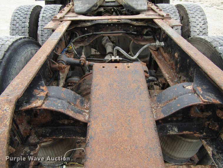 image for item EV9298 2005 Mack CV713  semi truck