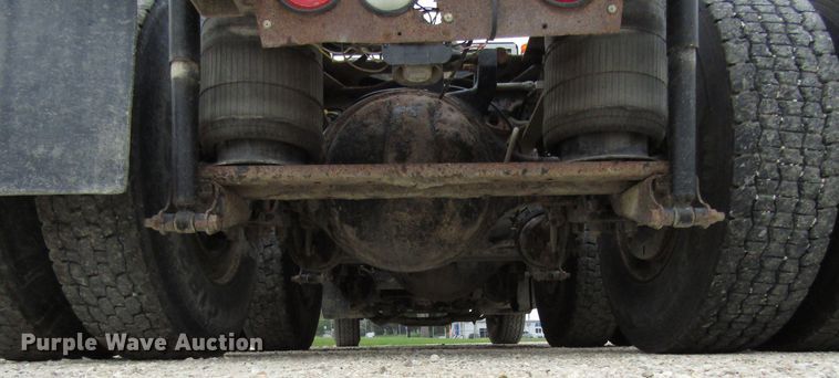 image for item EV9298 2005 Mack CV713  semi truck