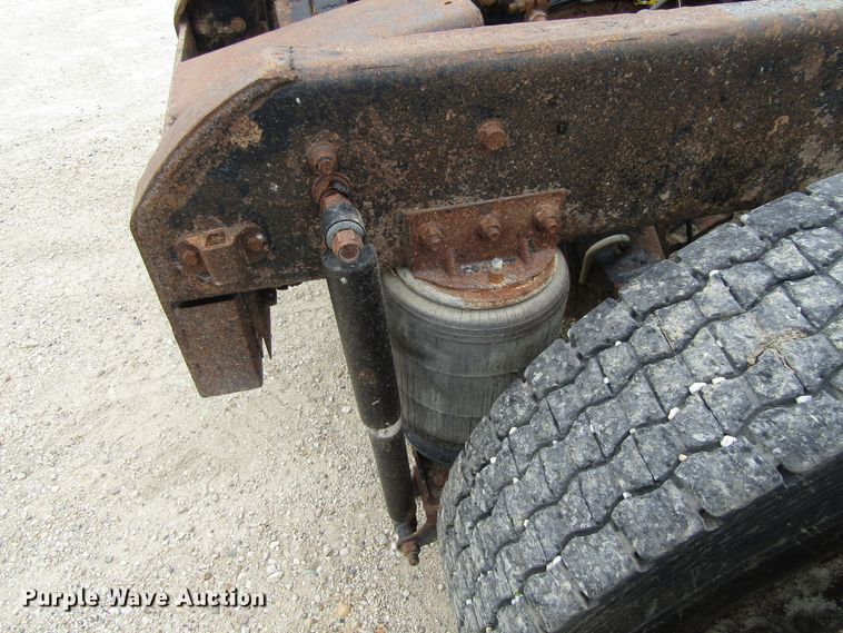 image for item EV9298 2005 Mack CV713  semi truck