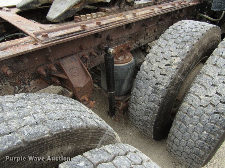 image for item EV9298 2005 Mack CV713  semi truck