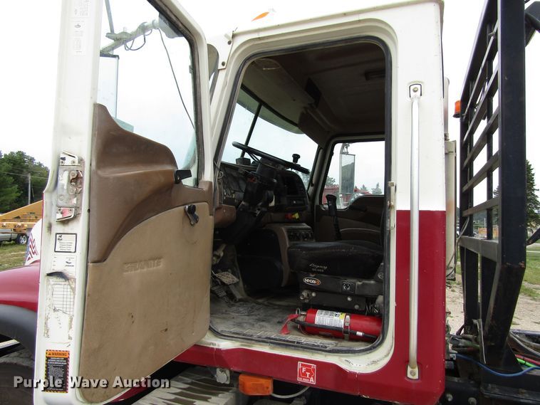 image for item EV9298 2005 Mack CV713  semi truck