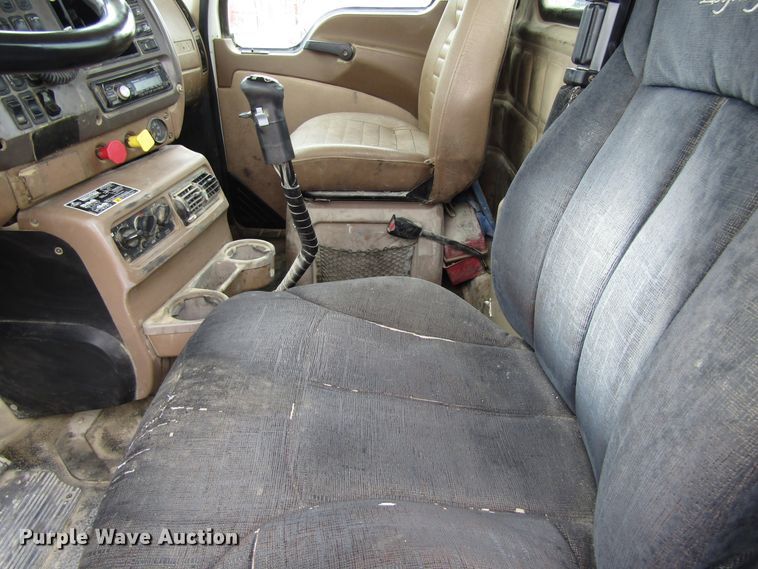 image for item EV9298 2005 Mack CV713  semi truck