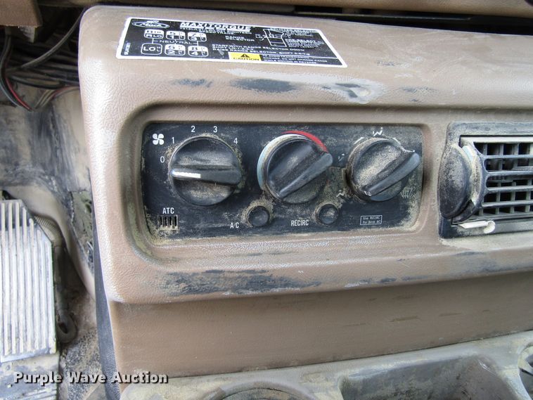 image for item EV9298 2005 Mack CV713  semi truck