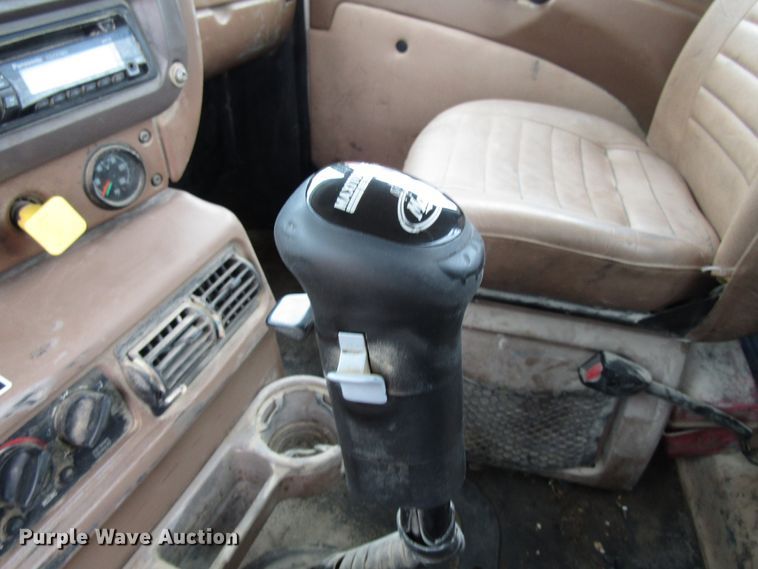 image for item EV9298 2005 Mack CV713  semi truck