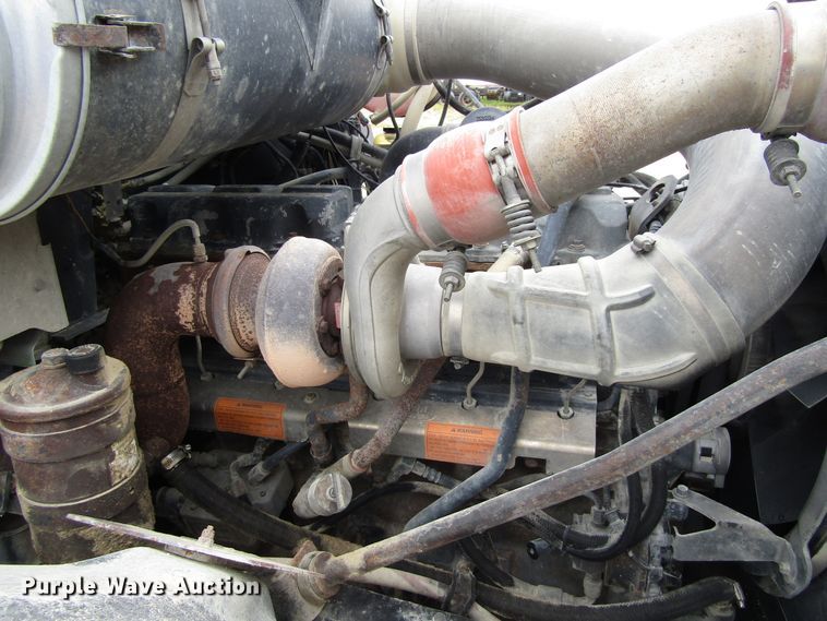 image for item EV9298 2005 Mack CV713  semi truck