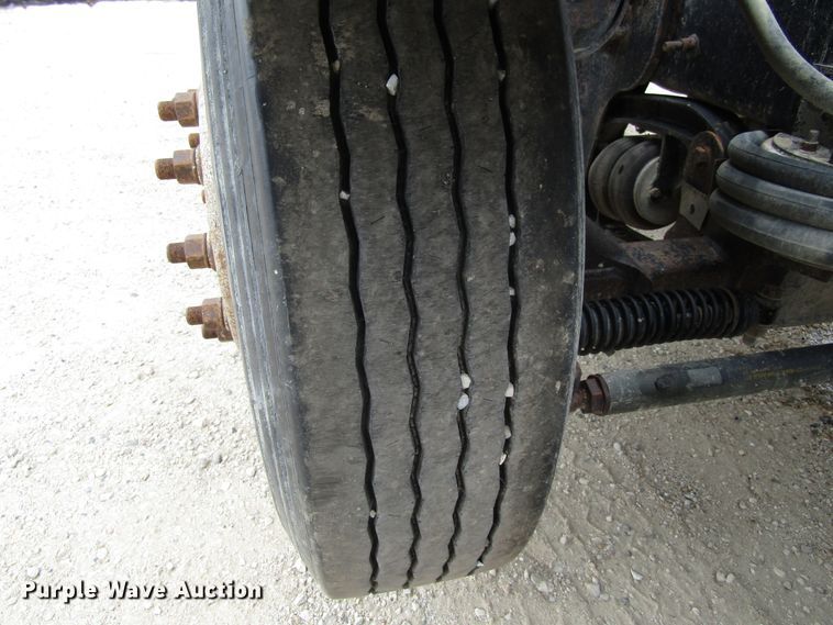 image for item EV9298 2005 Mack CV713  semi truck