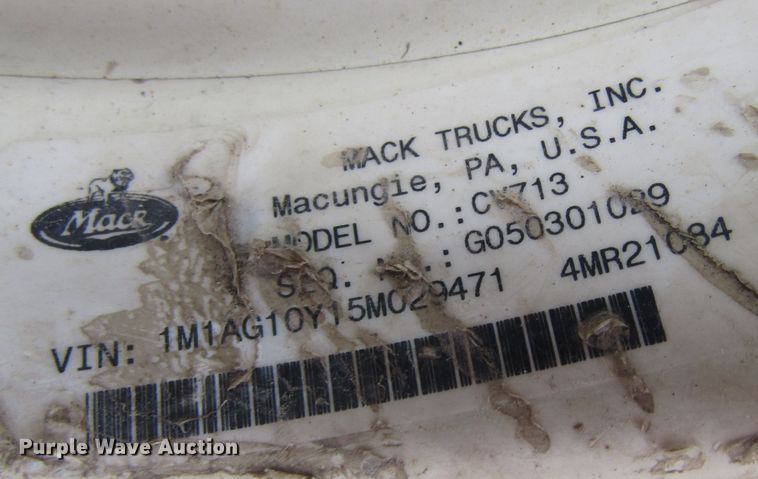 image for item EV9298 2005 Mack CV713  semi truck